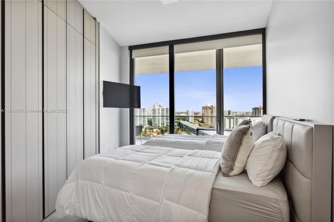 For Rent: $11,000 (2 beds, 2 baths, 1147 Square Feet)