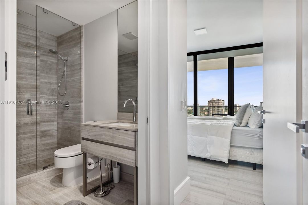 For Rent: $11,000 (2 beds, 2 baths, 1147 Square Feet)