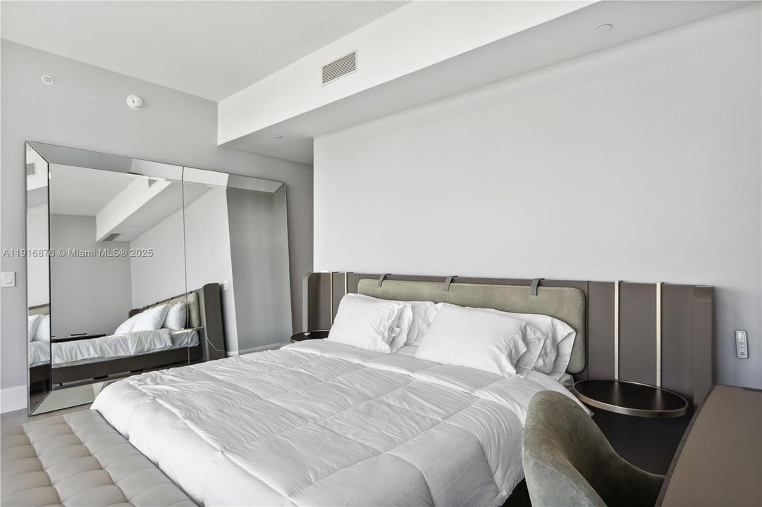 For Rent: $11,000 (2 beds, 2 baths, 1147 Square Feet)