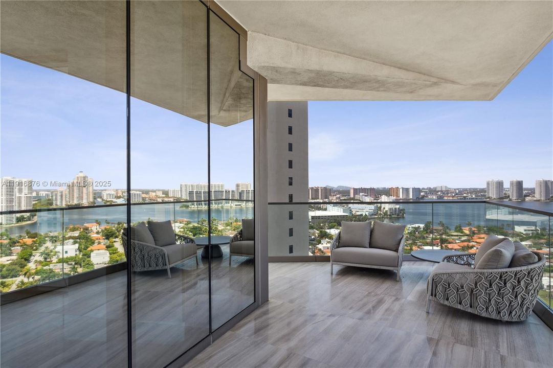 For Rent: $11,000 (2 beds, 2 baths, 1147 Square Feet)