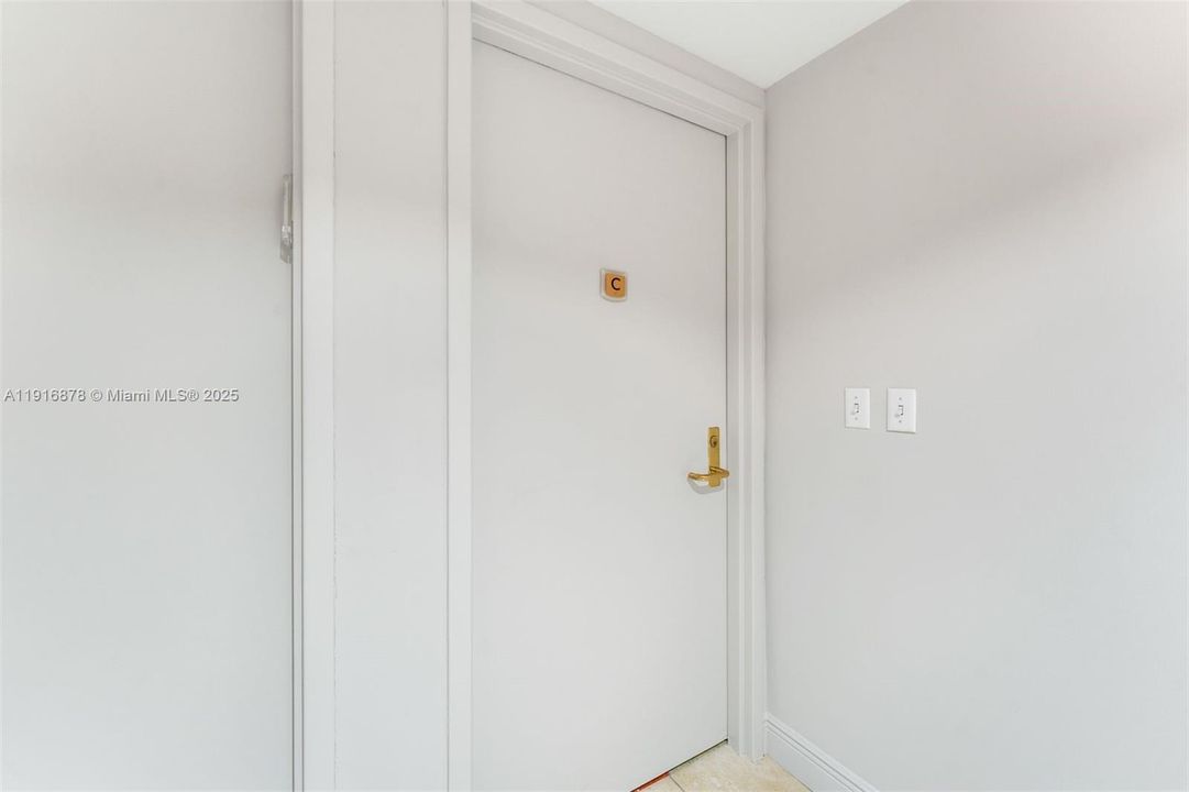 For Rent: $39,950 (4 beds, 5 baths, 4370 Square Feet)