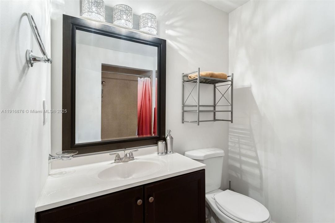 For Rent: $39,950 (4 beds, 5 baths, 4370 Square Feet)