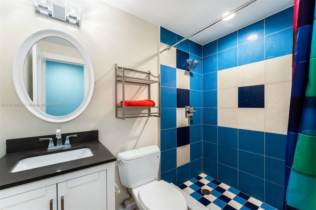 For Rent: $39,950 (4 beds, 5 baths, 4370 Square Feet)