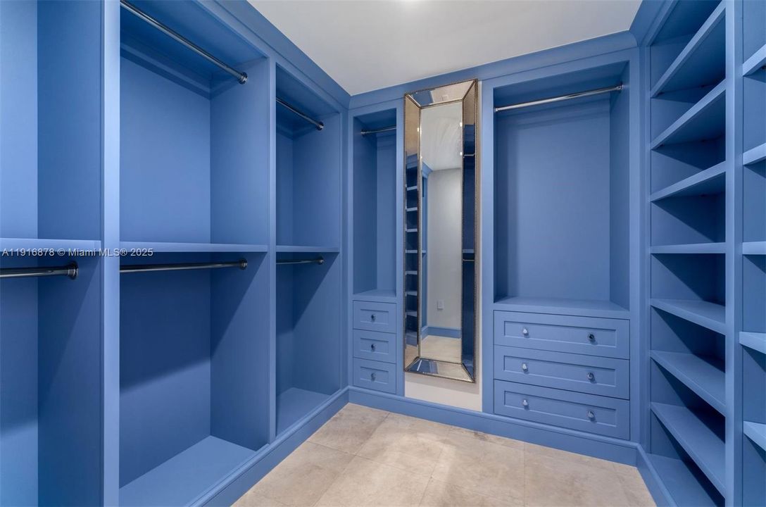 For Rent: $39,950 (4 beds, 5 baths, 4370 Square Feet)