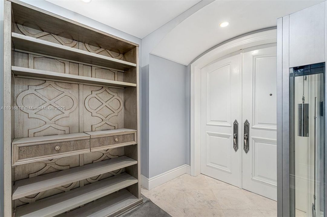 For Rent: $39,950 (4 beds, 5 baths, 4370 Square Feet)