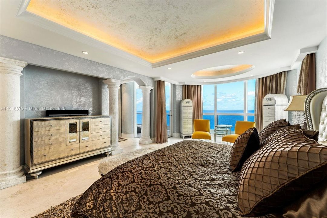 For Rent: $39,950 (4 beds, 5 baths, 4370 Square Feet)