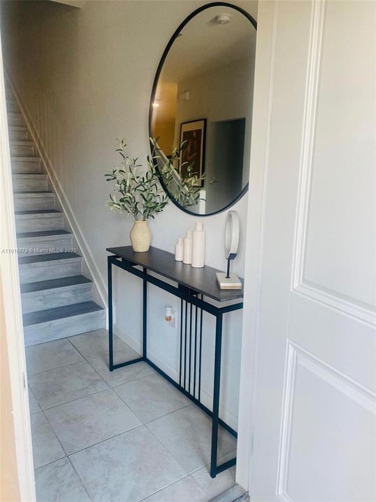 Activo con contrato: $2,700 (3 camas, 2 baños, 1422 Pies cuadrados)