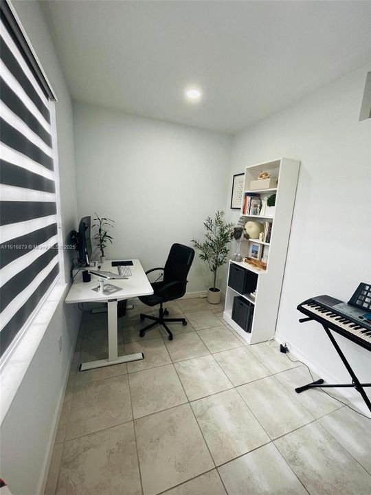 Activo con contrato: $2,700 (3 camas, 2 baños, 1422 Pies cuadrados)