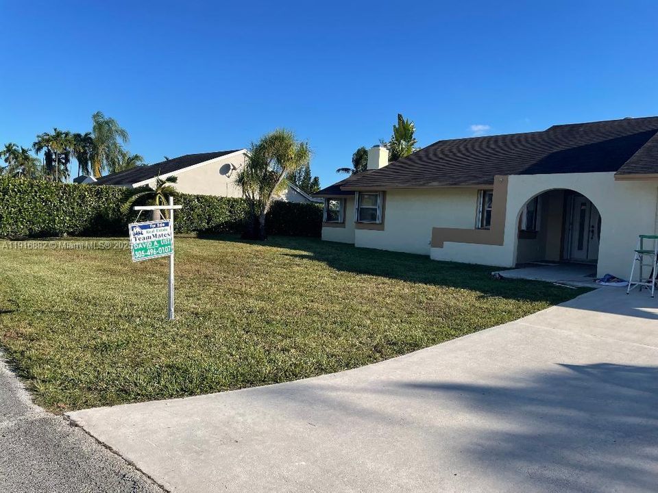 For Sale: $799,500 (3 beds, 2 baths, 1932 Square Feet)
