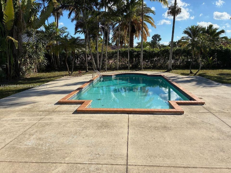 For Sale: $799,500 (3 beds, 2 baths, 1932 Square Feet)