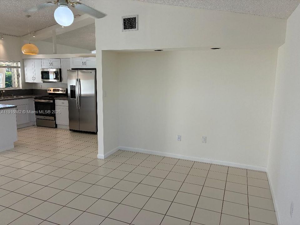 For Sale: $799,500 (3 beds, 2 baths, 1932 Square Feet)