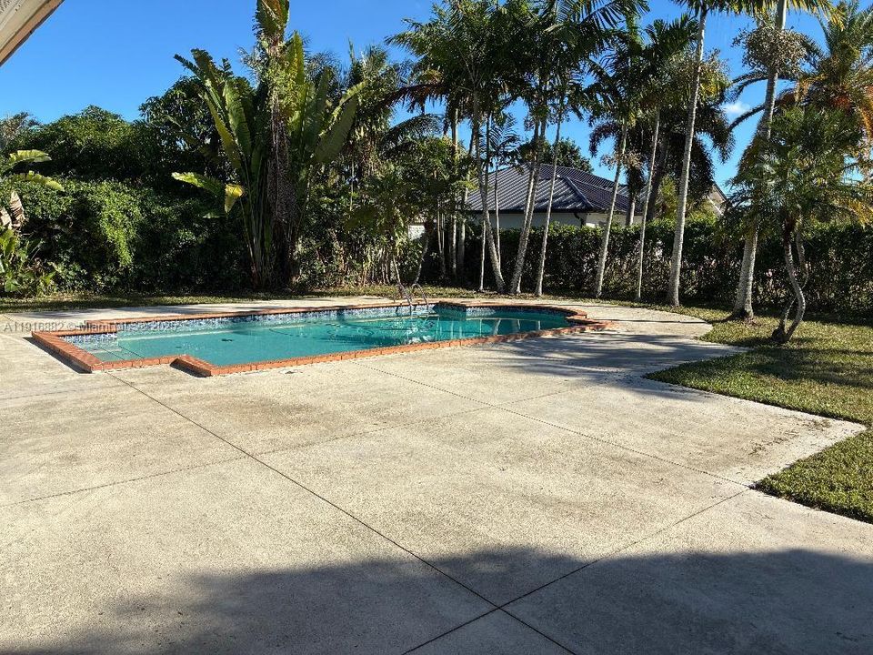 For Sale: $799,500 (3 beds, 2 baths, 1932 Square Feet)