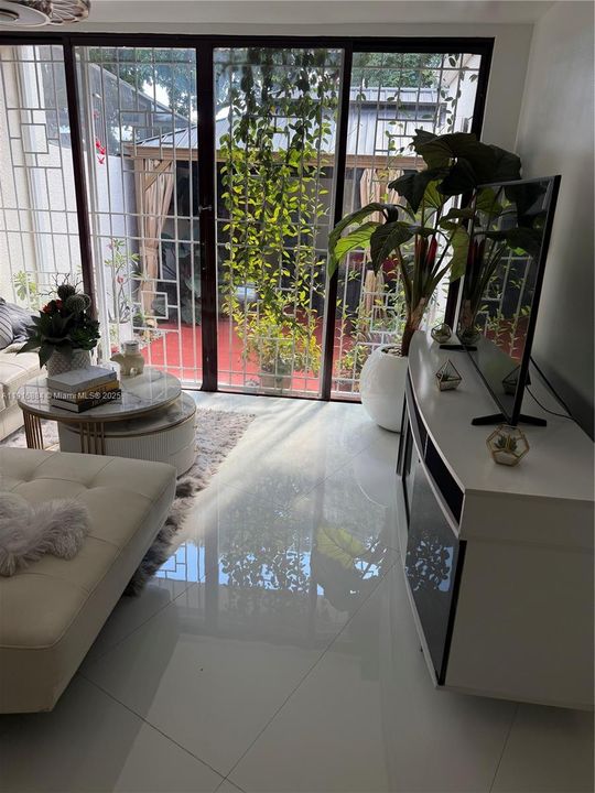 Под контрактом: $3,000 (3 спален, 2 ванн, 1458 Квадратных фут)