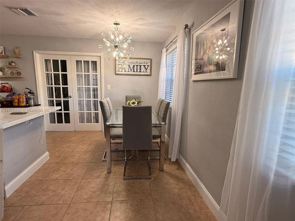 For Rent: $3,300 (4 beds, 2 baths, 2204 Square Feet)