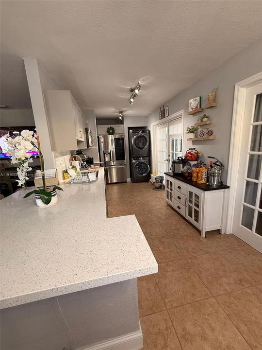 For Rent: $3,300 (4 beds, 2 baths, 2204 Square Feet)