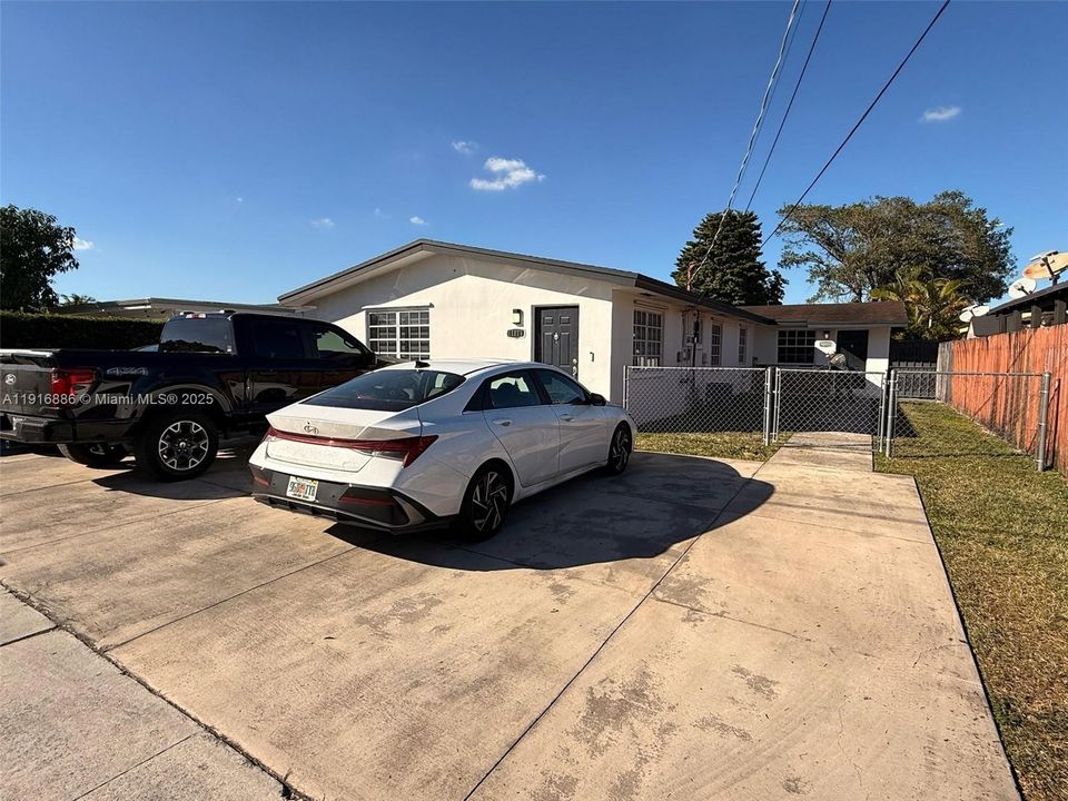 For Rent: $3,300 (4 beds, 2 baths, 2204 Square Feet)