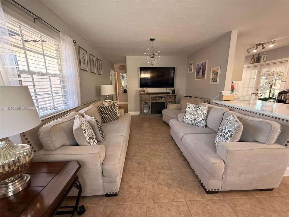 For Rent: $3,300 (4 beds, 2 baths, 2204 Square Feet)