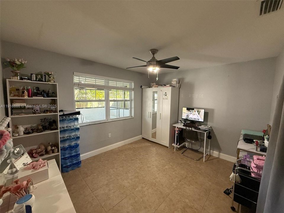 For Rent: $3,300 (4 beds, 2 baths, 2204 Square Feet)