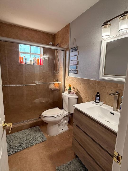 For Rent: $3,300 (4 beds, 2 baths, 2204 Square Feet)