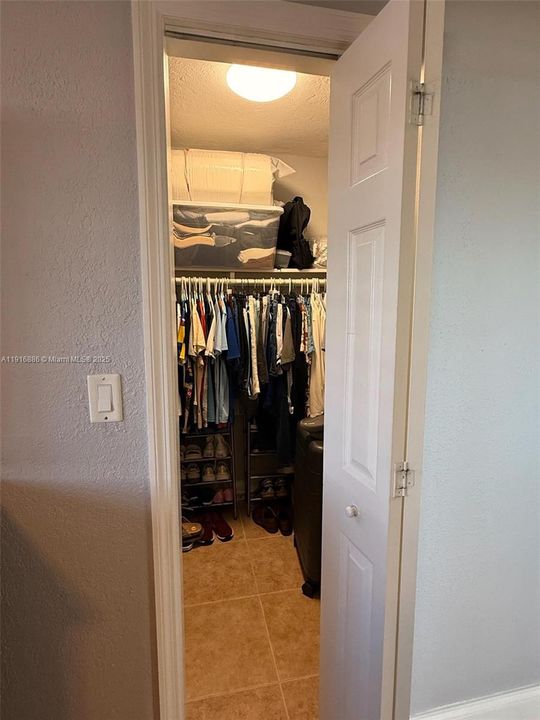 For Rent: $3,300 (4 beds, 2 baths, 2204 Square Feet)