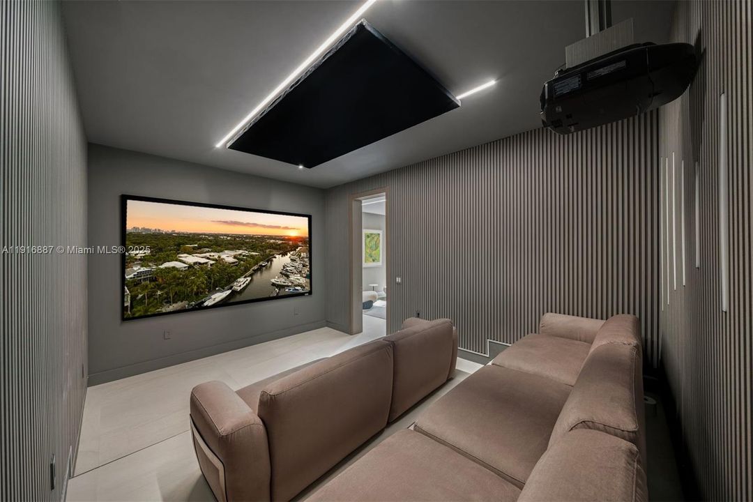 En Venta: $10,995,000 (6 camas, 7 baños, 7065 Pies cuadrados)