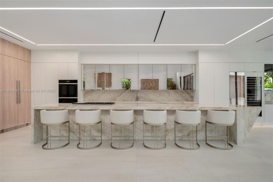 En Venta: $10,995,000 (6 camas, 7 baños, 7065 Pies cuadrados)