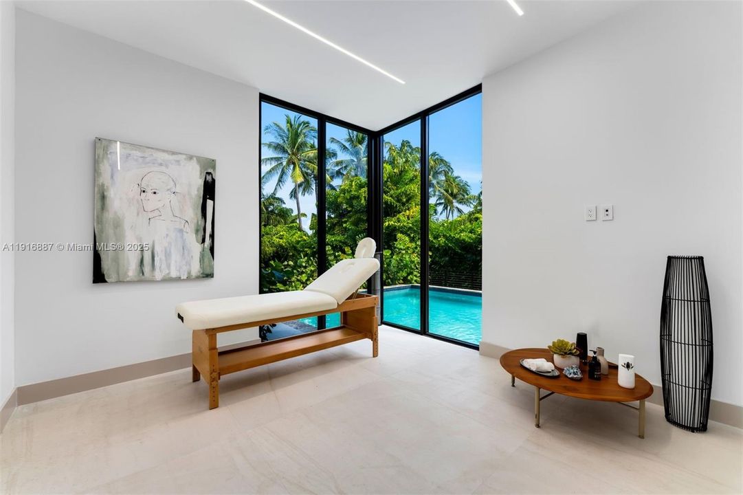 En Venta: $10,995,000 (6 camas, 7 baños, 7065 Pies cuadrados)