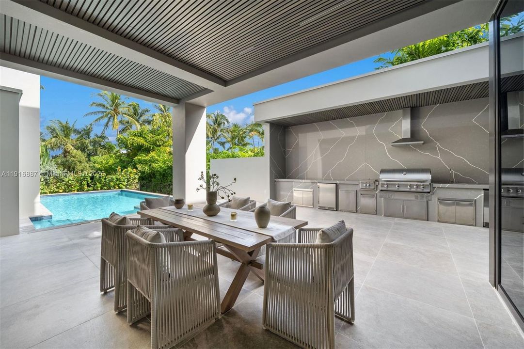 En Venta: $10,995,000 (6 camas, 7 baños, 7065 Pies cuadrados)