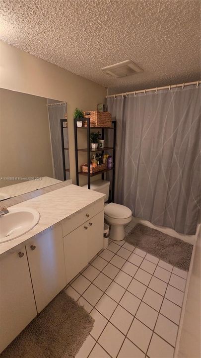 Activo con contrato: $1,750 (1 camas, 1 baños, 810 Pies cuadrados)