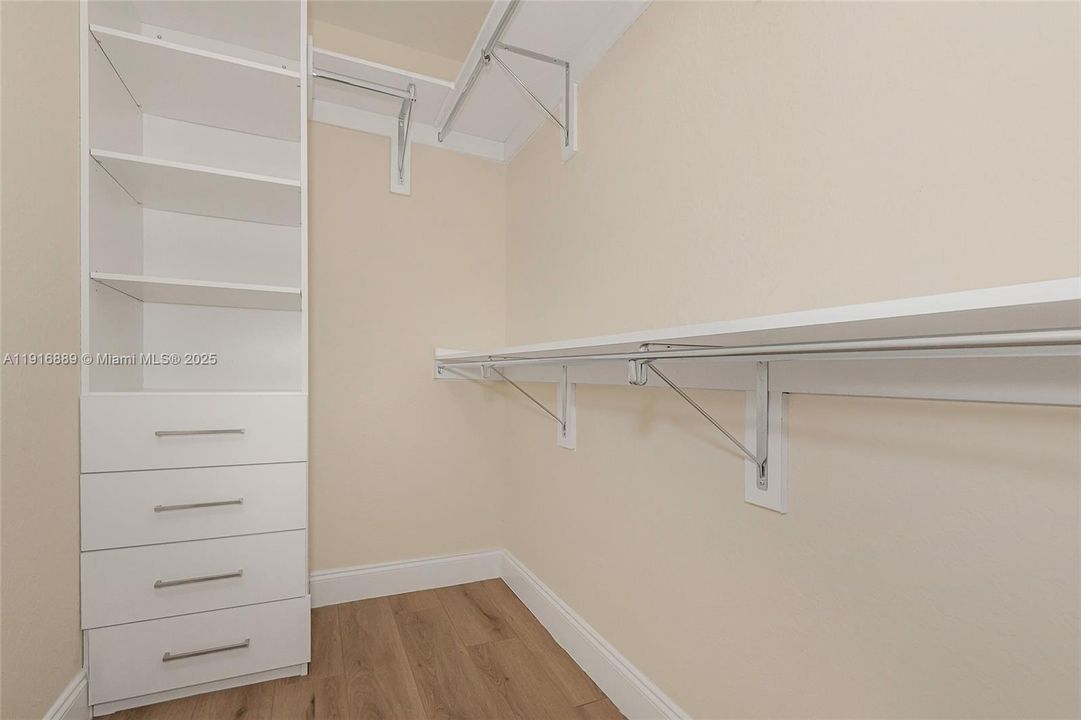 En Renta: $3,295 (3 camas, 2 baños, 1324 Pies cuadrados)