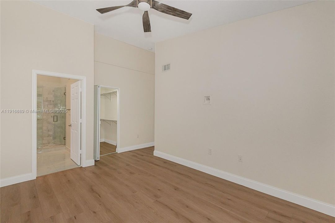 En Renta: $3,295 (3 camas, 2 baños, 1324 Pies cuadrados)