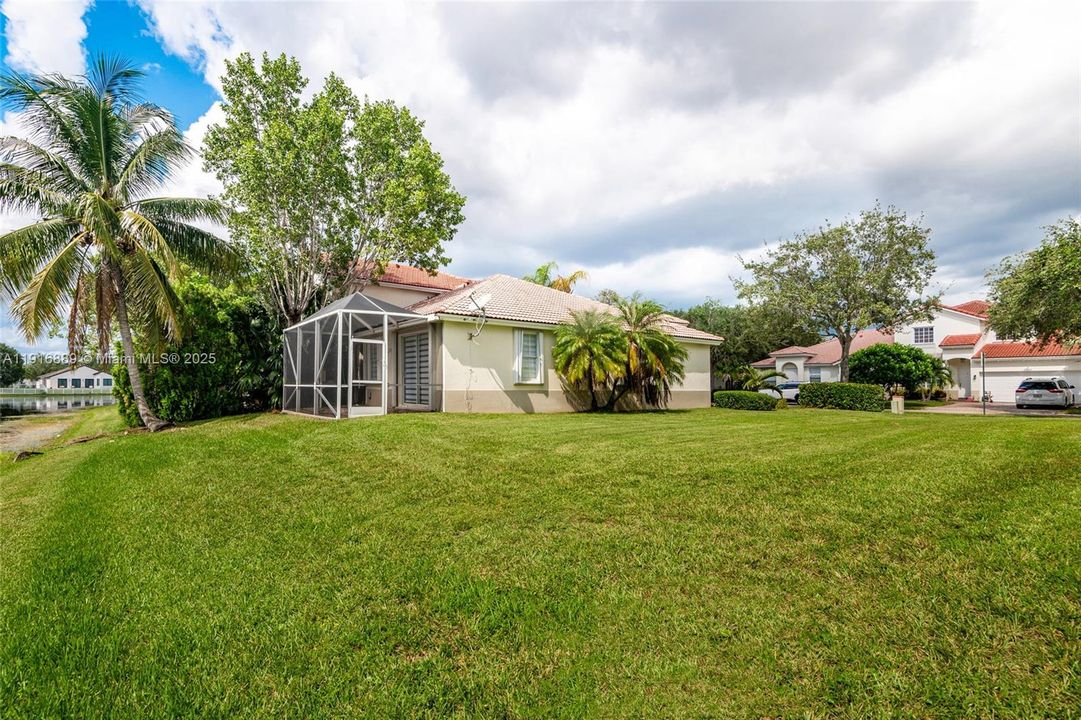 En Renta: $3,295 (3 camas, 2 baños, 1324 Pies cuadrados)