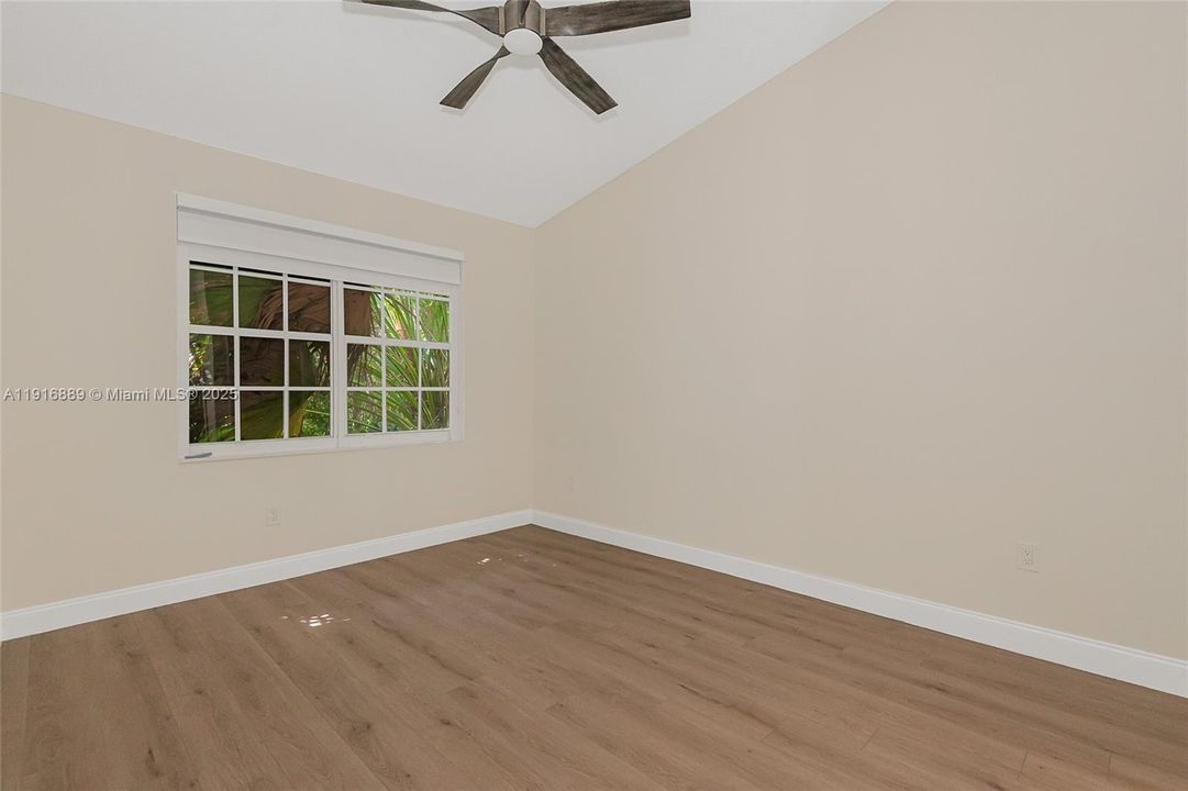 En Renta: $3,295 (3 camas, 2 baños, 1324 Pies cuadrados)