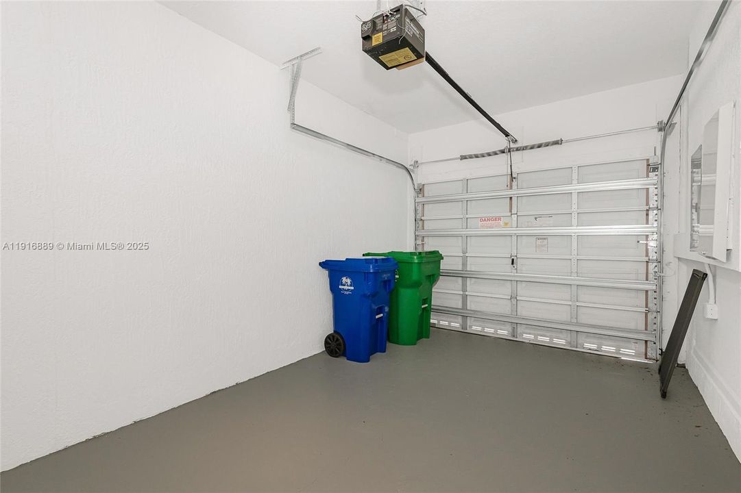 En Renta: $3,295 (3 camas, 2 baños, 1324 Pies cuadrados)