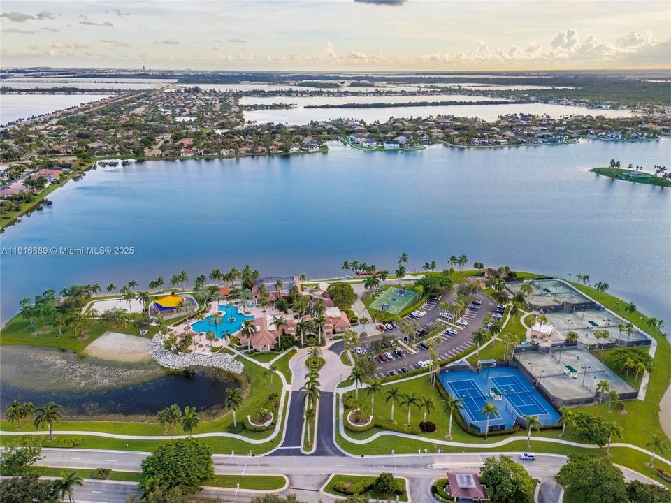 En Renta: $3,295 (3 camas, 2 baños, 1324 Pies cuadrados)