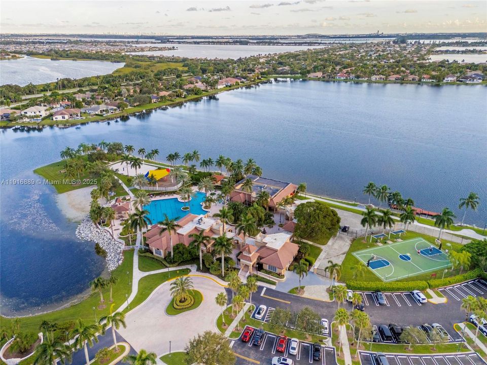 En Renta: $3,295 (3 camas, 2 baños, 1324 Pies cuadrados)