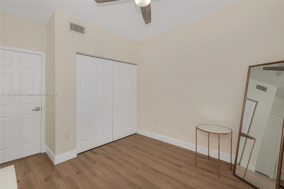 En Renta: $3,295 (3 camas, 2 baños, 1324 Pies cuadrados)