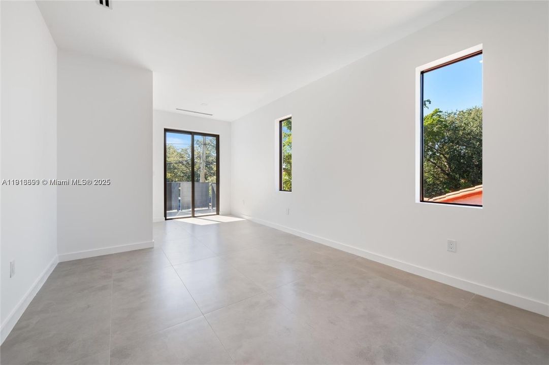 For Sale: $1,595,000 (4 beds, 3 baths, 2400 Square Feet)