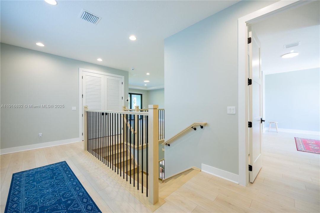 Upstairs landing area flooded With natural light