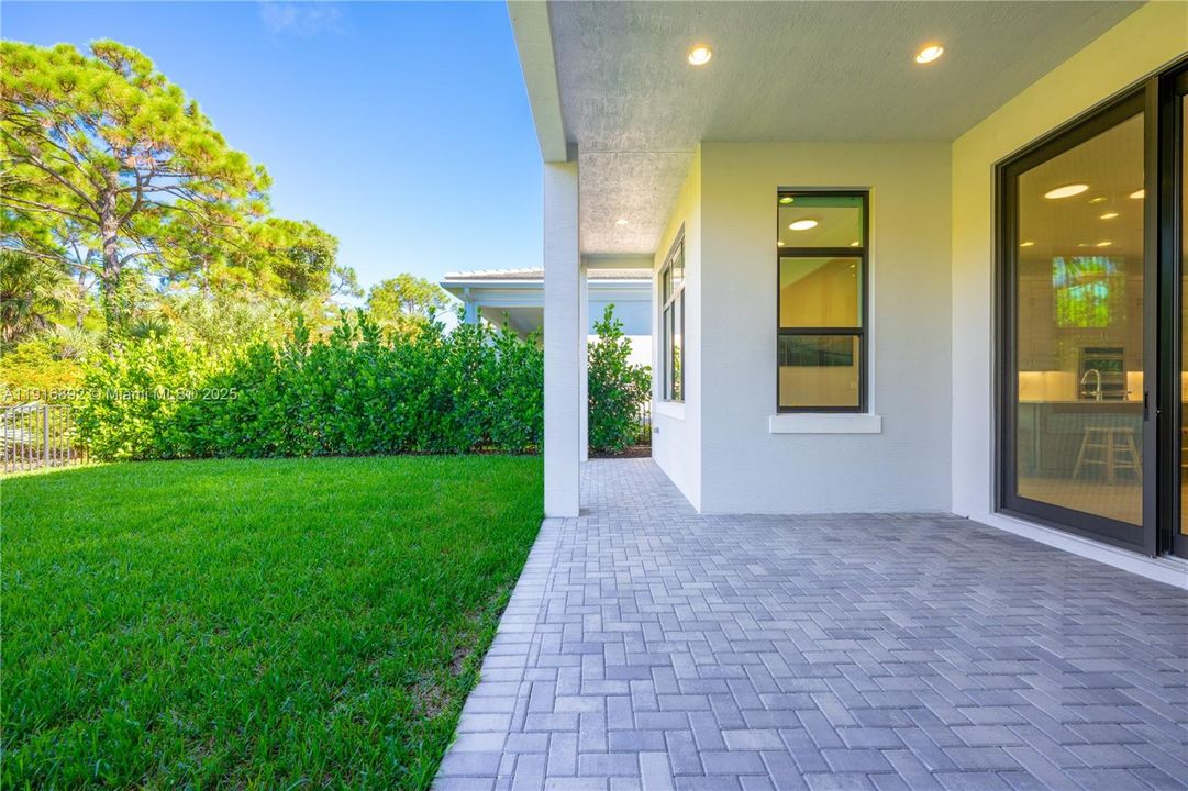 Carefully crafted lanai with thoughtful lighting