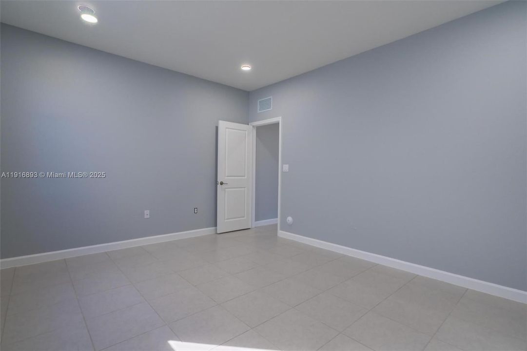 For Rent: $1,800 (1 beds, 1 baths, 0 Square Feet)