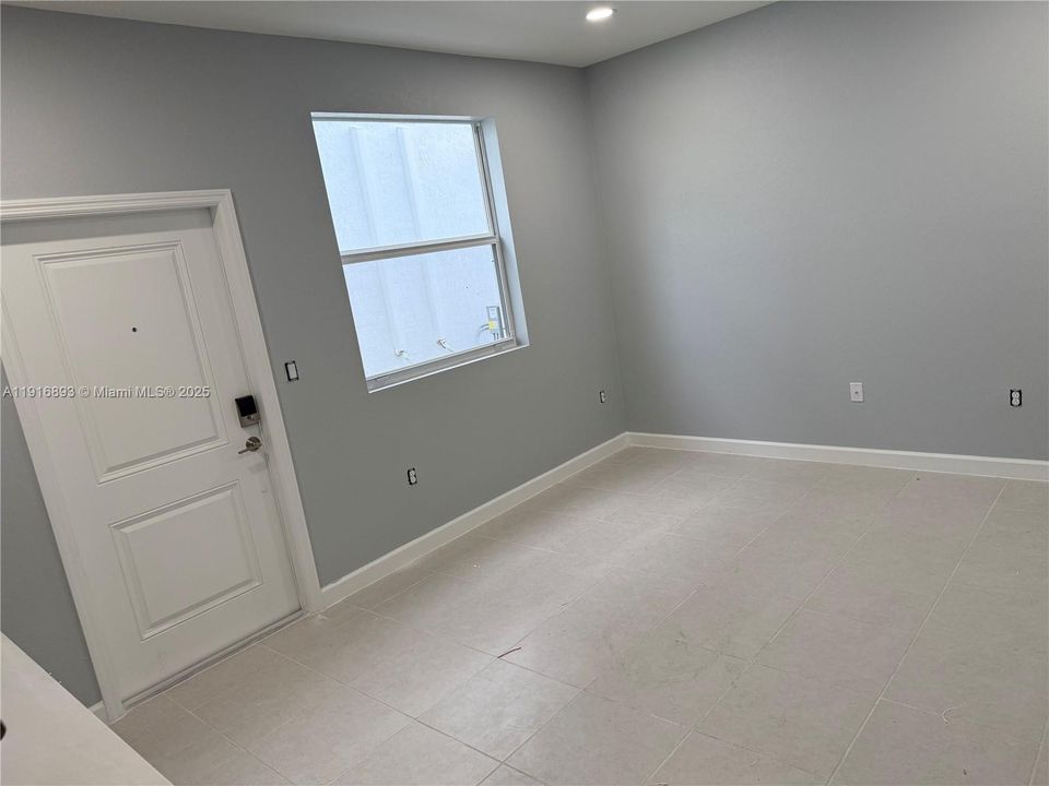 For Rent: $1,800 (1 beds, 1 baths, 0 Square Feet)