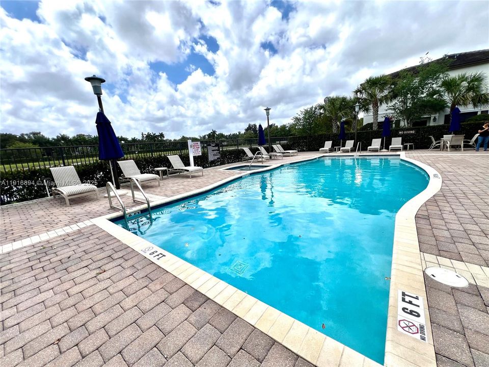 待售: $560,000 (3 贝兹, 2 浴室, 1863 平方英尺)