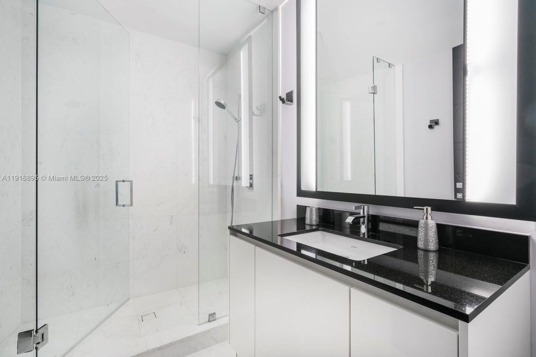 В аренду: $32,000 (4 спален, 4 ванн, 3555 Квадратных фут)