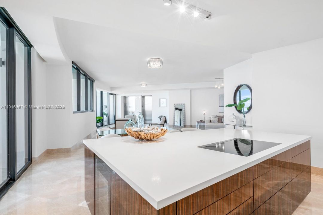For Sale: $7,950,000 (3 beds, 4 baths, 3555 Square Feet)