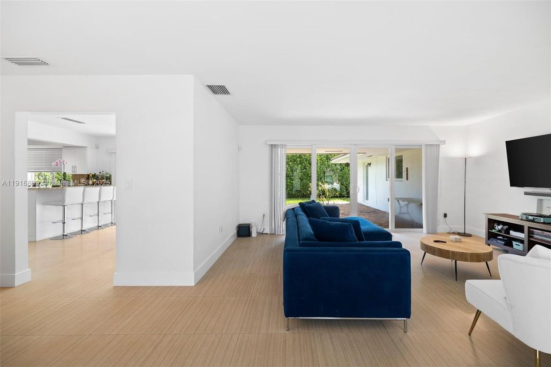 For Sale: $1,475,000 (3 beds, 2 baths, 1654 Square Feet)