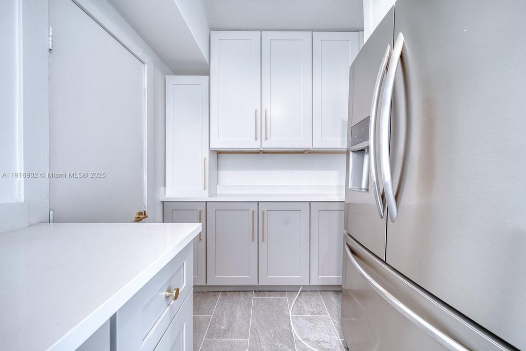 For Rent: $4,900 (3 beds, 2 baths, 1128 Square Feet)