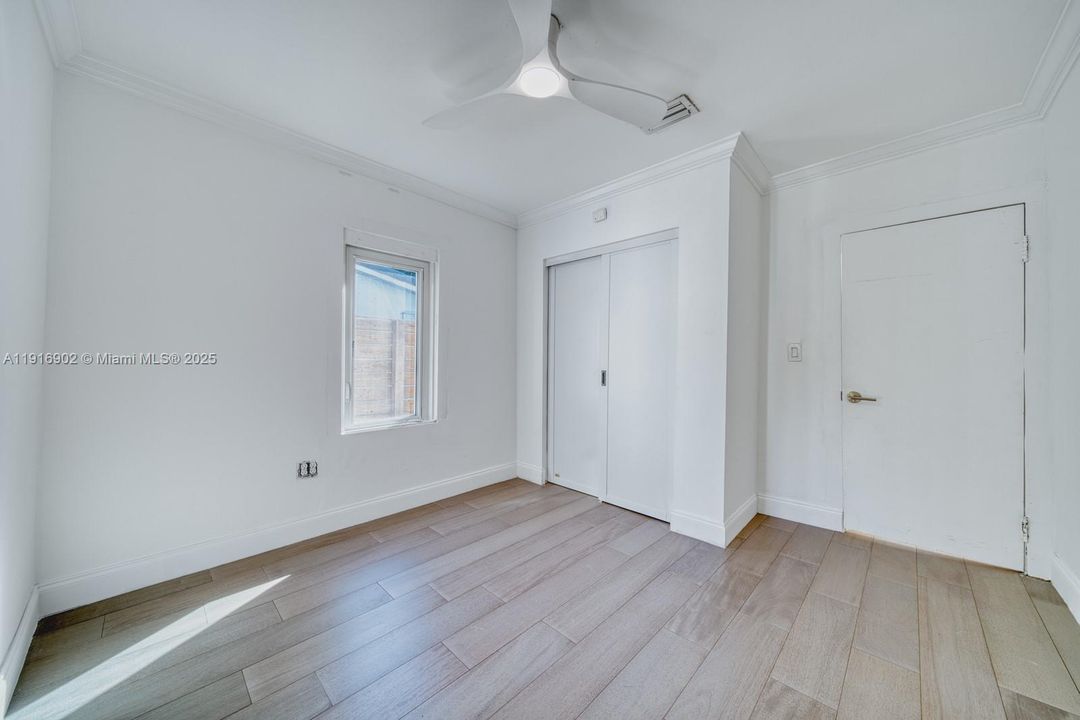 For Rent: $4,900 (3 beds, 2 baths, 1128 Square Feet)