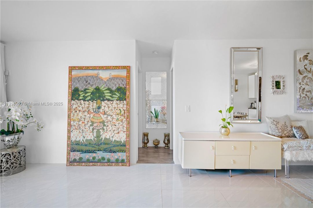 待售: $245,000 (1 贝兹, 1 浴室, 709 平方英尺)