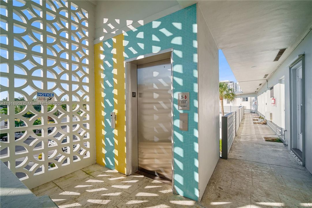 待售: $245,000 (1 贝兹, 1 浴室, 709 平方英尺)